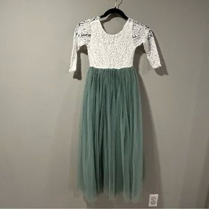 2Bunnies Peony Lace Flower Girl Dress Sage Tulle Maxi 9/10 EUC